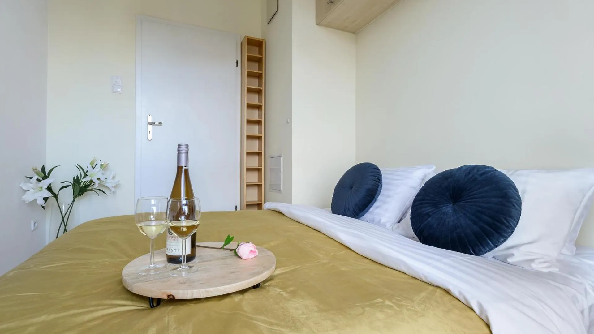 Lumina Luxury 3-Rooms Apart In Varsovie 0*,