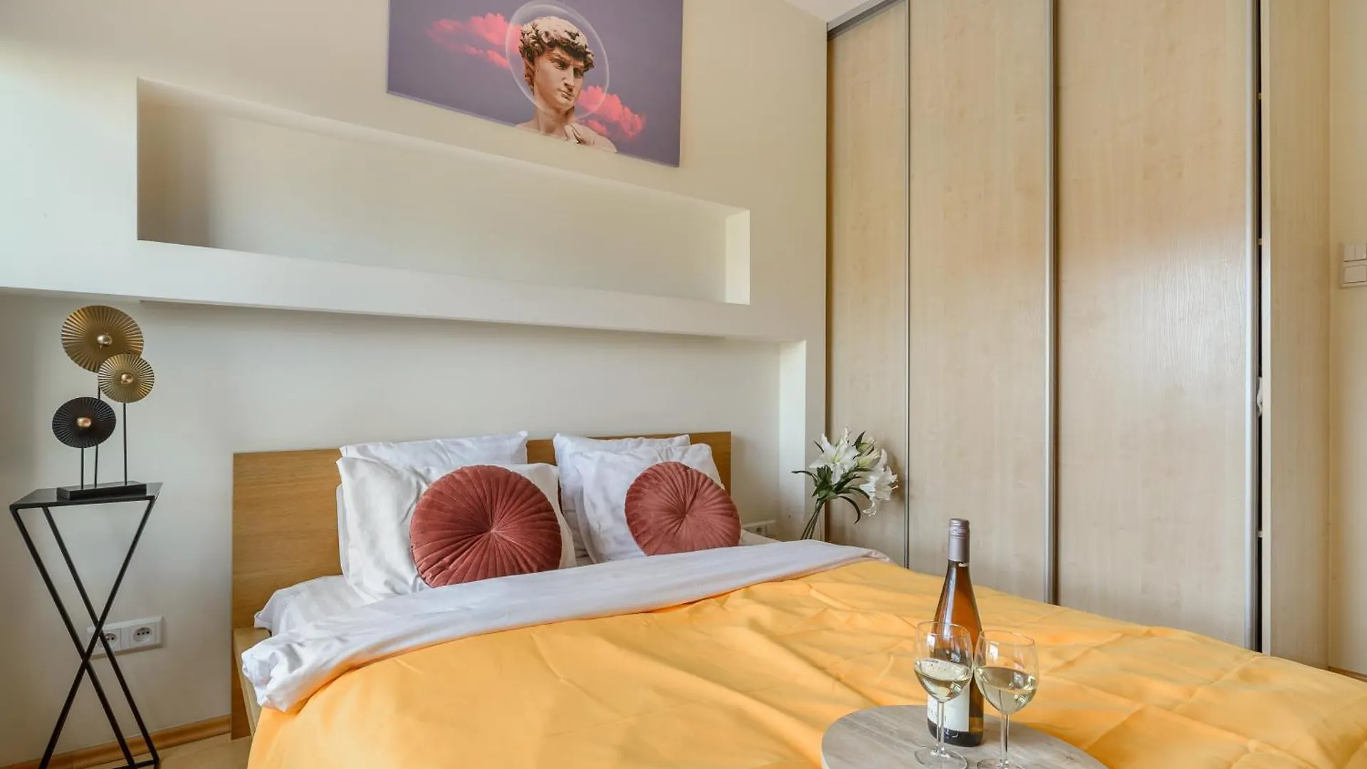Lumina Luxury 3-Rooms Apart In Varsovie
